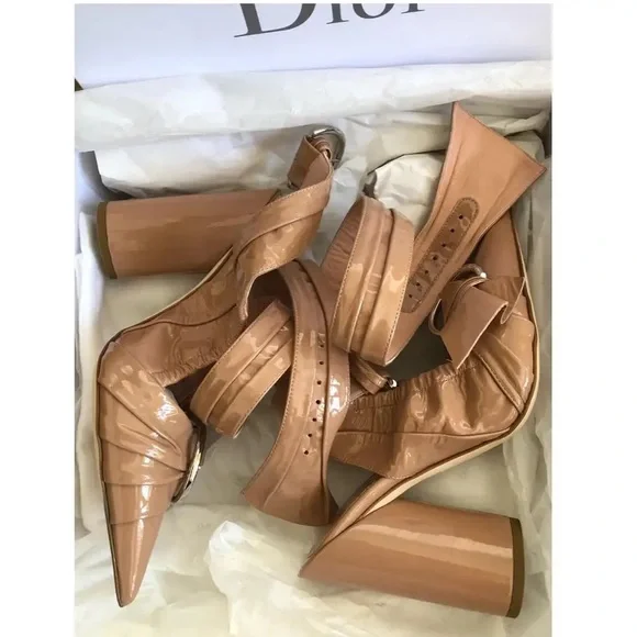 🚨SOLD🚨  Dior Conquest Nude Patent Leather - Picture 7 of 8